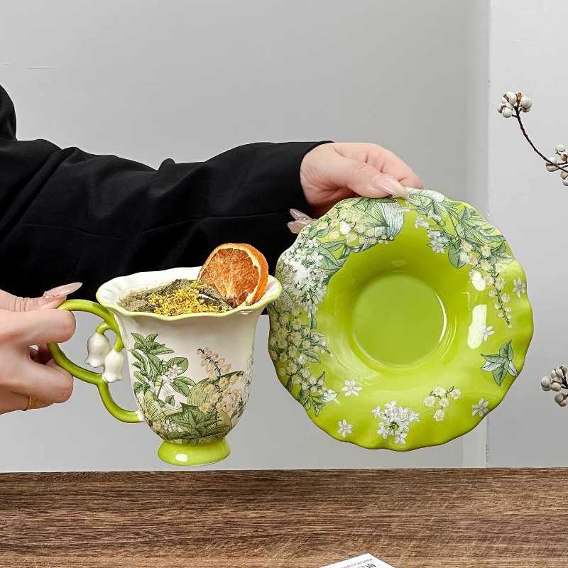 Lily of the valley blooming af - Coffee Tea Catering recension och pris